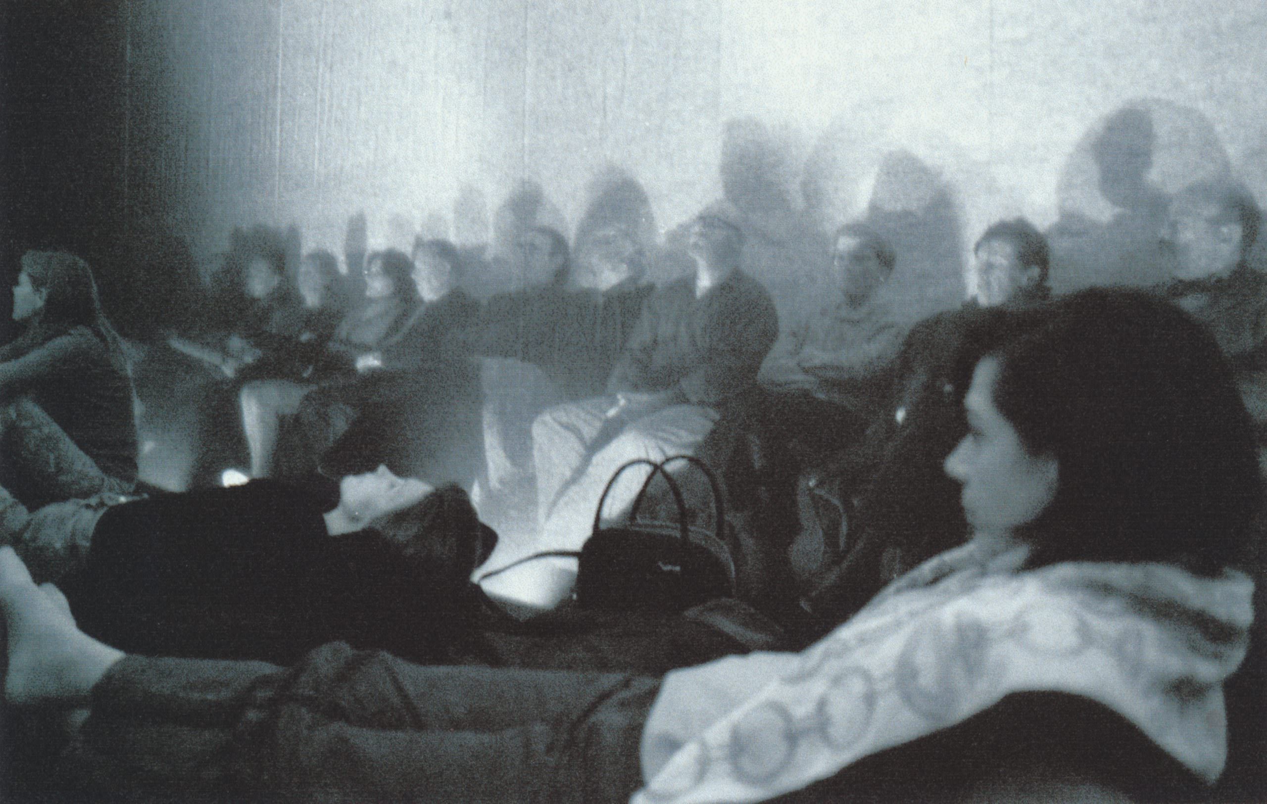 Klangraum, 2002. Adriana Hölszky: TRAGÖDIA – DER UNSIICHTBARE RAUM. Oper für Bühnenbild und 18 Instrumentalisten. Fassung für Bühnenbild und 8-kanaliges Zuspielband. Mit Gerhard Ziegler (Bühnenbild), Reinhard Zeffler (Mitarbeit), Otto Kränzler (Musikaufnahme, Elektronik), Ensemble Musikfabrik Düsseldorf (Leitung Johannes Debus), Ewald Liska (Gesamtleitung). Produktion: Atelierhaus Filderstraße 34.